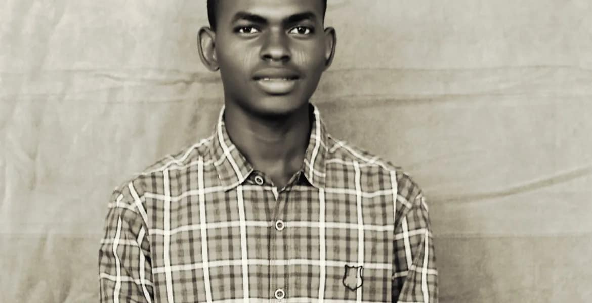 Yahuza Abdulkadir reads Dead Men on The Poetry Experience