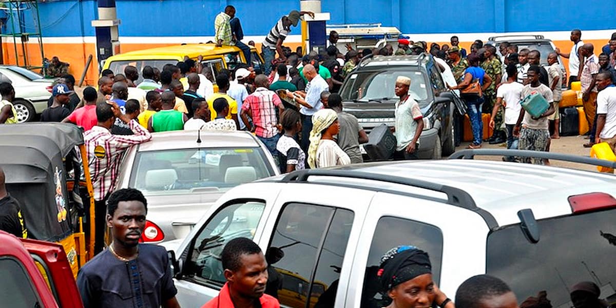 GetMeLit 001 / War, Fuel Price Hikes, and Highlife Music