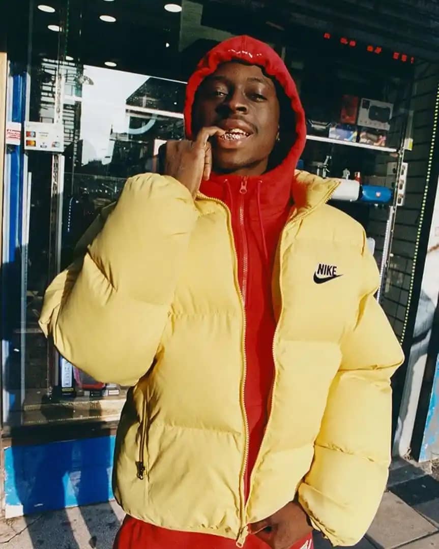 Nigerian Artist Olaolu Slawn Unveils Innovative Design for 2024 FA Cup Trophy Nigerian Artist Olaolu Slawn Unveils Innovative Design for 2024 FA Cup Trophy