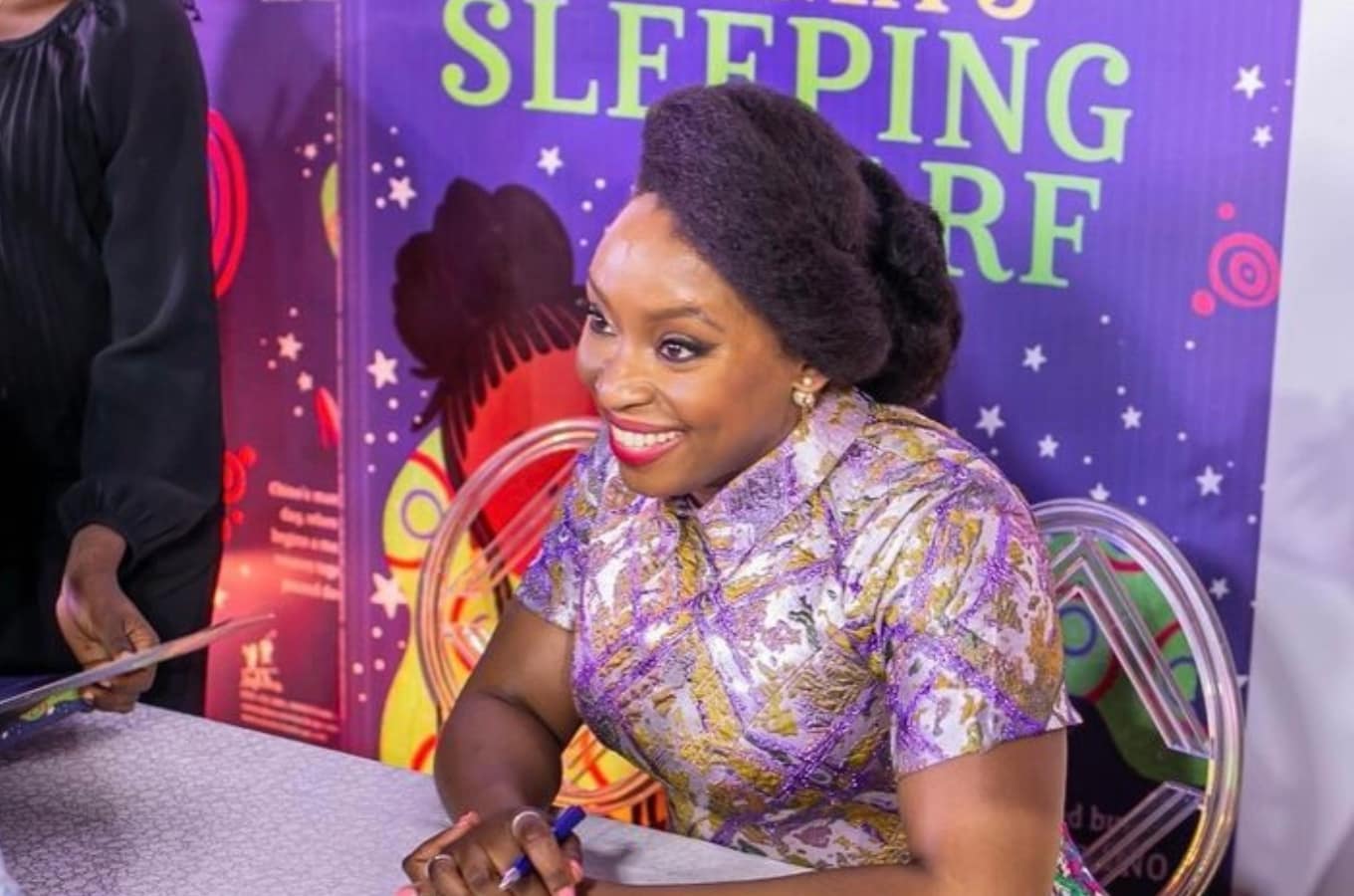 Chimamanda Ngozi Adichie Holds Magical Christmas Launch for Mama’s Sleeping Scarf Chimamanda Ngozi Adichie Holds Magical Christmas Launch for Mama’s Sleeping Scarf